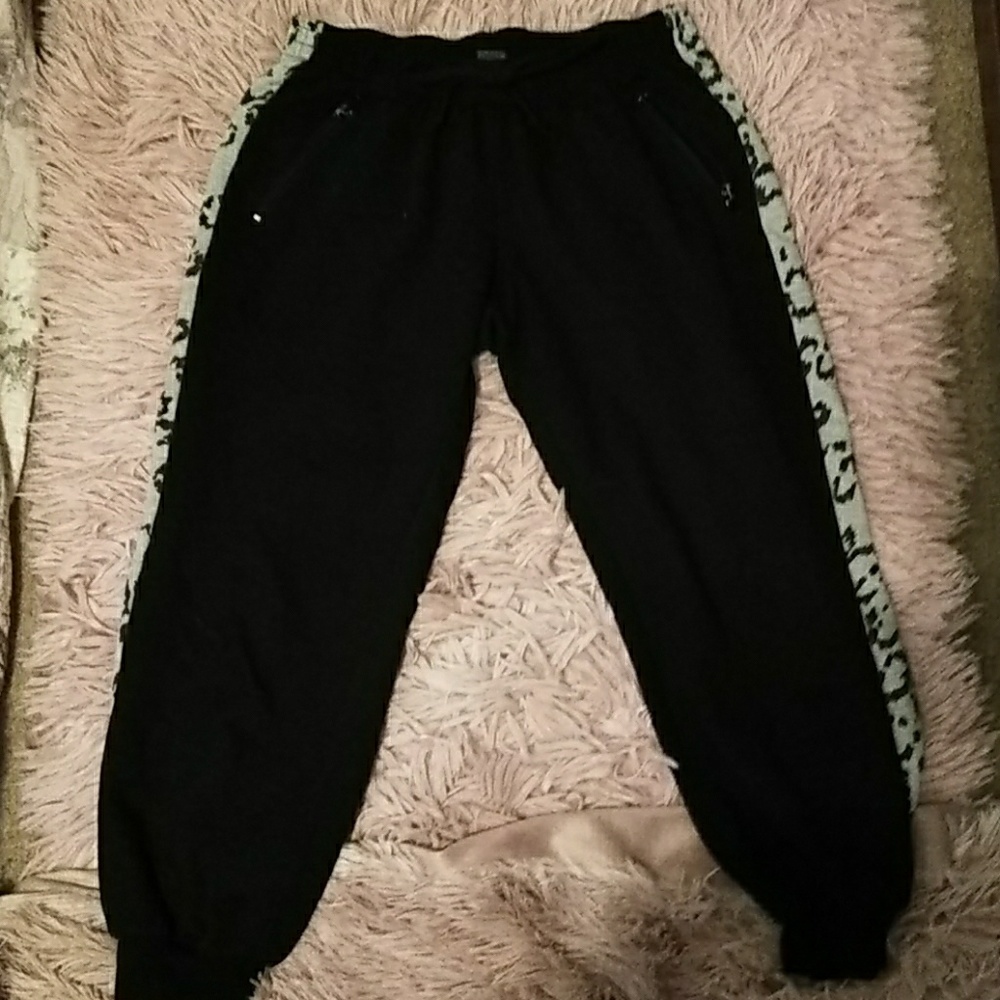 Black Capri Sweatpants